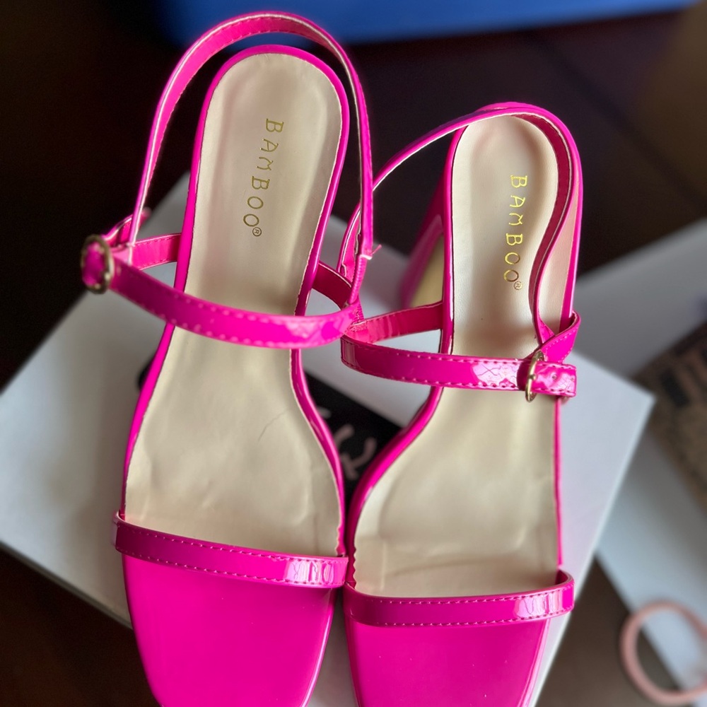 BAMBOO Pink Sandals Sleek Minimalist Design